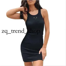 Damenkleid Designer Kleid Frauen Kleid Mode Explosive Designer Marke Frauen Top Kleid gestrickt Baumwollhülsen und fester sexy Kleid elastische enge Minirock SS 7 14