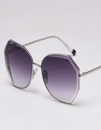 2020 새로운 고품질 나일론 렌즈 여름 선글라스 여성 글램 음영 고급 디자이너 태양 안경 남자 불규칙 금속 프레임 9546690