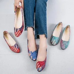 Sıradan Ayakkabı Kadın Süet Daireler Moda Yüksek Kalite Temel Karışık Renkler Sivri Ayak Parmağı Balerin Kadın 2024