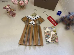 Luxusprinzessin Kleid Schal Halsband Design Baby Rock Größe 90-140 cm Kinder Designer Kleidung Checker Design Girls Party Dress 24APRIL