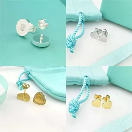 Studs Earring for Women Fashion Heart Love Stud Classic Size Rostfritt stål Pargåvor Designer smycken engagemang örhängen s