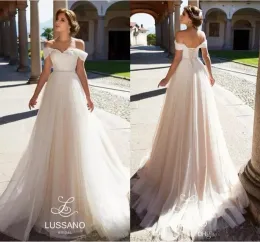 Lussano Charming Bohemian Wedding Dresses 2024 قبالة الكتف الدانتيل الدانتيل المستحضر قطار متواضع الشاطئ العرائس رخيصة فستان الزفاف