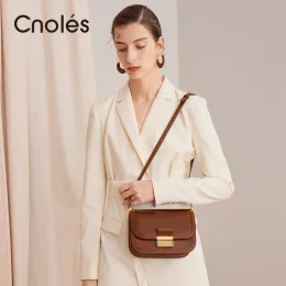 Väskor cnoles kvinnor axelväskor äkta läder trend designer ny mini crossbody mobiltelefon messenger väska