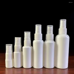 Speicherflaschen 50pcs 10 ml/20 ml/30 ml/50 ml/60 ml/100 ml Spray HDPE weiße Kunststoff feiner Nebelflasche Alkohol Desinfektionsmittel nachfüllbar