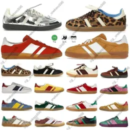 2024 Designer Trainer Sneakers Mens Casual Shoes Spezial Brown Pink Glow Pulse Mint Pink Core Black White Solar Men Women Sports Sneakers