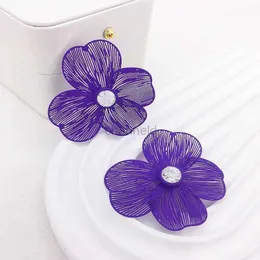 Andere moderne übertriebene hohle lila große Blumenohrring für Frauen Hochzeitsfeier Mädchen exquisite Kristallblumenohrringe Schmuck Geschenk 240419