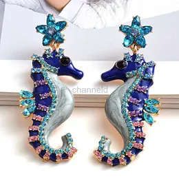Annan ny design Long Seahorse-formade örhängen Högkvalitativ metalloljad kristaller släpper Earring Fashion Jewelry Accessories for Women 240419