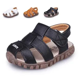 Sandalet boyutu 21-36 Çocuk Ayakkabı Kapalı Toddler Erkekler Sandalet Deri Deri Nefes Alabilir Plaj Sandalia Infantil Çocuk Sandalet Yaz 240419