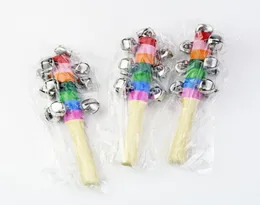 18cm Party Favor Rattles Jingle Bells Wooden Stick style Rainbow Hand Shake Sound Bell Baby Educational Toy Children Gift7337603
