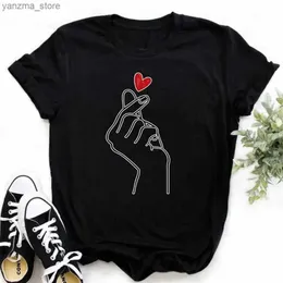 T-shirt femminile maglietta per il cuore di nuovo finger Women Tops Korean Ulzzang Graphic Ts Women Fashion Women Thirts 90s Girls Black Shirt Y240420