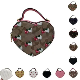 Pink Heart Girls Small Tote Love Shaped Shoulder Bag Designer Women Totes Purse Handväskor Kedja Topphandtag Messenger Väskor Brithday Gifts Söt Cherry Heart Handväska