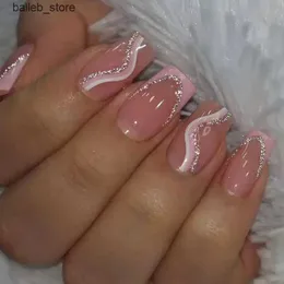 False Nails 24pcs 짧은 핑크색 거짓 손톱 프랑스 줄무늬 디자인 웨어러블 가짜 손톱 전체 커버 팁 아트 Y240419 Y240419