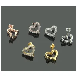 Stud Waterproof Luxury Diamond Heart Stued T Grave Jewelry Lady Studs Classic Designörhängen Elagant Kvinnor älskar 1,4 cm Längd 1,2 cm otock