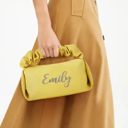 Custodie personalizzate di colore semplice semplice borsa ricamato in pelle in pelle per donna sacca regalo personalizzata per matrimoni da damigella d'onore