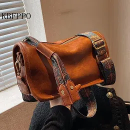 Eimer beliebte Tasche Frauen große Kapazität 2023 Neue Mode Breitband Messenger Bag Vintage Bohemian Windknödel -Taschen 2023