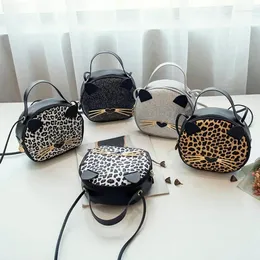 Axelväskor kvinna leopard crossbody trend djur tryck handväska en-axel damer europeisk amerikansk mode läderfest väska