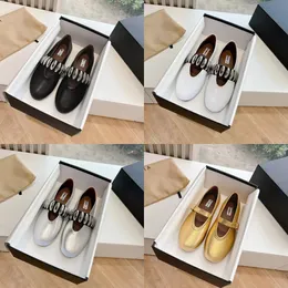 Scarpe designer sandali pantofole scarpe da balletto scarpe da donna rotonde di strass barca in pelle di lusso rivettata Mary jane sandalo scarpe da sandalo casual lofer designer women show