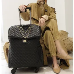 Gepäck Reisegeschichte 20 -Zoll -Frauen tragen ein Gepäck Retro -Kabinen -Leder -Koffer auf Rädern auf