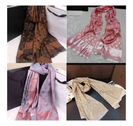 Designer Silk Head Hair V Scarf Autumn Winter Vintage Oversized Luxe Fashion Brands Style Mens Womans Lovers Pink Shawl Scarves6226570