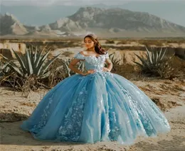 2021 Light Sky Blue Quinceanera Dresses Ball Gown Off 어깨 3D 꽃 꽃 결정 구슬 코르셋 백 바닥 길이 16 P8701581