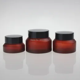 보관 병 도매 둥근 모양 50ml 로즈 레드 프로스트 유리 화장품 항아리 반짝이는 검은 모자