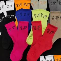 Mens Socks Designer Sock Woman Sport for Man 11 Cotton Men and Women Pain Classic Alphabet Treptable مختلطة مع كرة القدم لكرة السلة D DHSWM