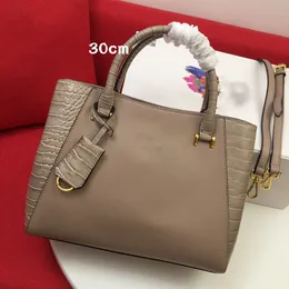 Crossbody Reformase Designer Women Women Wilds Prinists كبيرة السحاب مزدوجة نسبة نخيل جلدية حقيقية من جلد البقر مع الأوقات الشهيرة التمساح