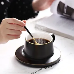 マグカップヨーロッパスタイルの小さな高級コーヒーカップとソーサーセットセラミック家庭用マグ