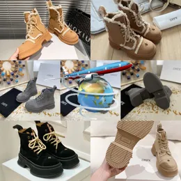 2024 Designerstövlar Populära trendiga kvinnor Korta booties Ankel Boot Luxury Soles Womens Party Thick Heel Storlek 35-40 Chunky vandring SMFK GAI Black Free Frakt