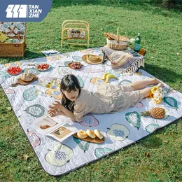 Portable Outdoor Picnic Camping Damp-proof Mat Sleeping Pad Waterproof Foldable Sand Beach Blanket Camping Equipment 240416
