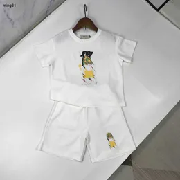 Brand Baby Trackuits Summer Boys Boys Set Kids Designer Designer Taglia 90-150 cm T-shirt e pantaloncini da stampa del coniglio cartone animato e pantaloncini 24pril