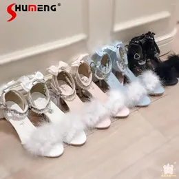 Sapatos de vestido estilo japonês estilo pérola peluda sandálias de corrente doce amor short rhinestone feminina mina série em massa Produção High Heels Mulheres