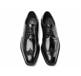 Scarpe da uomo fatte a mano Oxford Scarpe in pelle grigia Brogue's Men's Dress Shoes Classic Business Formal Formal for Men Zapatillas Hombre SAN223