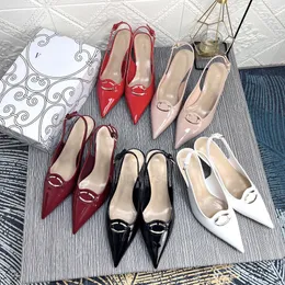 럭셔리 디자이너 여성 샌들 하이힐 브랜드 금속 버클 얇은 힐 뾰족한 클래식 브랜드 Paty Wedding Shoes