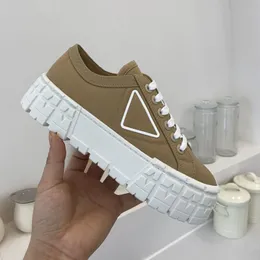 Designer Nylon Casual Shoes Brand Wheel Trainers Luxury Triangle Mark Canvas Sneaker 35-40