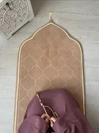 Premium Quality Luxury PaddedAdult Prayer MatFlannel Carpet for Islamic PrayerComfortable Muslim RugRamadan Eid Gift 240419