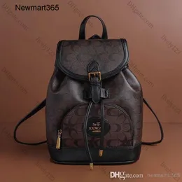 2024 High End ryggsäck Kvinnor 2023 Autumn New Fashion Light Luxury High Quality Travel Pendder Ryggsäck 4 färger