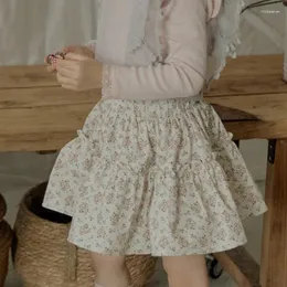 Kläderuppsättningar hjort Jonmi 2024 Spring Baby Girls Tryckt ruffles Puff Sleeve Bluses A-line kjol 2st Korean Style Children Söta kläder