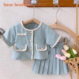 Clothing Sets Bear Leader Korean Version Of The Girl's Small Incense Wind Set 2024 Summer Short-sleeved Top Pleated Skirt Two-piece