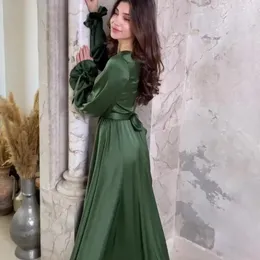 Casual klänningar 2024 Kvinnor Luxury Evening Party Long Dress for Celebrity Ladies Elegant Green Maxi Female Vintage Tight Midist Frocks
