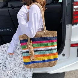 Bolsas de ombro bolsa de compras feminino 2024 grande capacidade de tassel crossbody insay woven woven bolsa