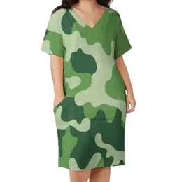 Kamuflażka militaire sukienka plus size zielona kamuflażka moda uliczna swobodne kobiety Stylowe sukienki z krótkim rękawem Prezent 240417