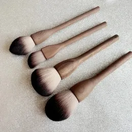 New 1Pcs European Vintage Wood Handle Makeup Brush High Quality Walnut Loose Powder Blush Foundation Contour Brush Super Soft