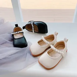 First Walkers Girls 'Small Shoes 2024 Children'sBaby Square Head外国人スタイルソフトソリッド子供パールプリンセス