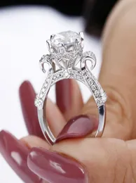 Luksusowy 925 Srebrny srebrny ślub Pierścienie halo dla kobiet palcem Big 3CT symulowana diamentowa biżuteria platynowa Whole8444767