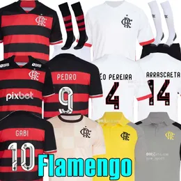 24 25 koszulki piłkarskie Flamengo Outubro Rosa Fani Wersja 2024 2025 Szkolenie specjalne Diego Gabriel B.Henrique B. de Arrascaeta Men Men Kids Dodaj skarpetki koszule piłkarskie