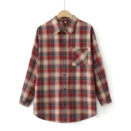 Camicia a quadri spazzolati a metà lunghezza sciolta più taglie forti abiti casual inverno autunno camicette a tasca singola top maniche a goccia 240419