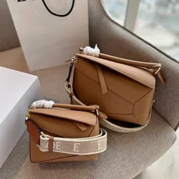 Top Designer Bag Women's Single Shoulder Crossbody Handbag New high-end Genuine Leather patchwork Pillow Tote Classic Embroidery Wide Back strap Geometry Bags