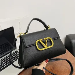 2024 Новая минималистская дизайнерская женская сумка для одиночного плеча с высококачественной ручной сумкой для поперечного телевизора и стильной сумкой