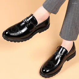 Casual Shoes Formal Dress Leather For Men Round Head Metal Decoration Shoe Lightweight Business Wedding Foar Sapatos Masculinos